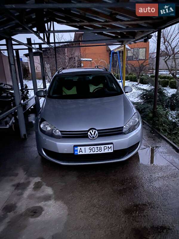 Универсал Volkswagen Golf 2011 в Киеве