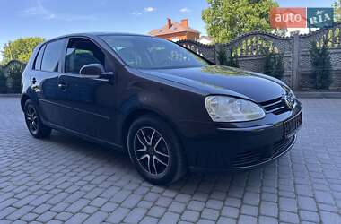 Хетчбек Volkswagen Golf 2006 в 