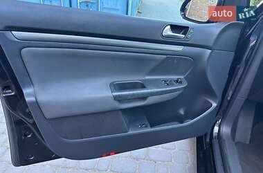 Хетчбек Volkswagen Golf 2006 в 