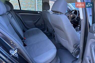 Хетчбек Volkswagen Golf 2006 в 