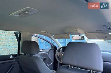 Хетчбек Volkswagen Golf 2006 в 