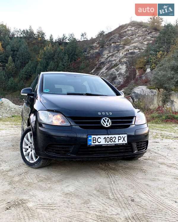 Volkswagen Golf 2004