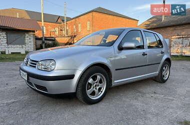Хэтчбек Volkswagen Golf 2001 в Богодухове