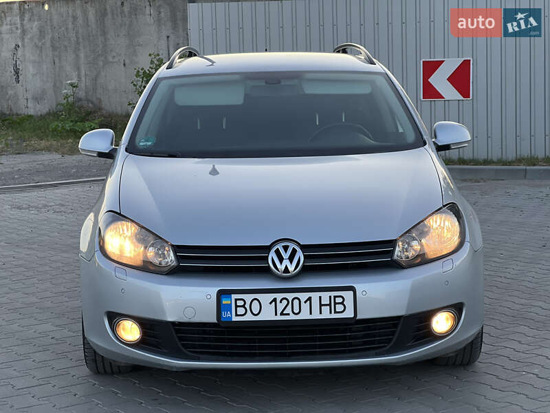 Универсал Volkswagen Golf 2010 в Кременце