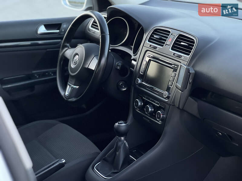 Универсал Volkswagen Golf 2010 в Кременце