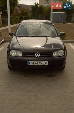 Хэтчбек Volkswagen Golf 2002 в Ромнах