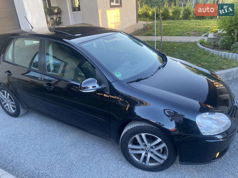 Хэтчбек Volkswagen Golf 2007 в Бучаче