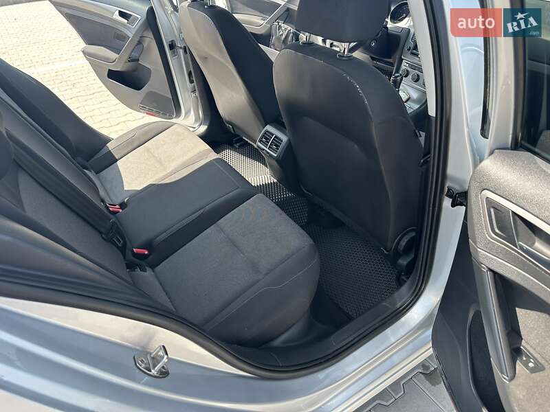 Универсал Volkswagen Golf 2014 в Виннице