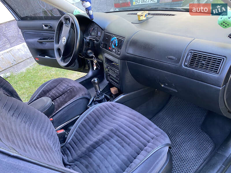 Универсал Volkswagen Golf 1999 в Кременце