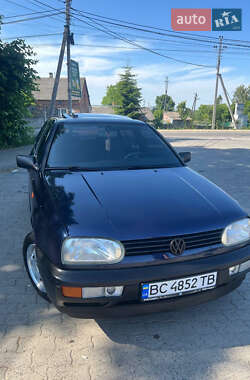 Хетчбек Volkswagen Golf 1994 в Городку