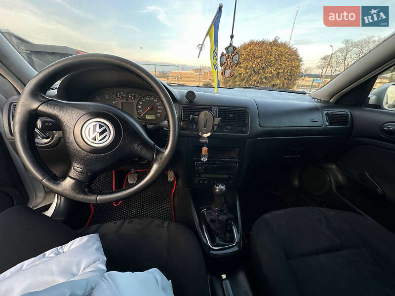 Volkswagen Golf 2000
