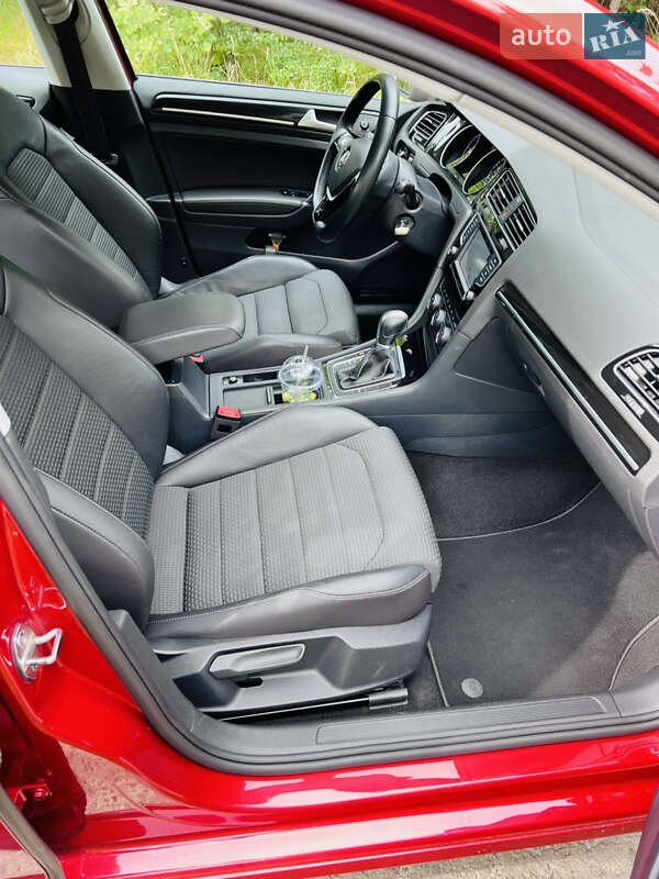 Універсал Volkswagen Golf 2015 в Сарнах