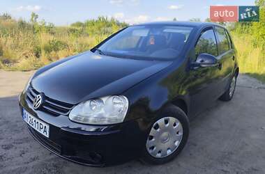 Хэтчбек Volkswagen Golf 2004 в Остроге