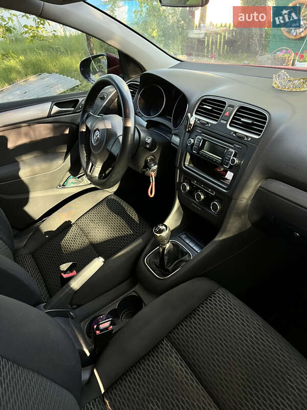 Хэтчбек Volkswagen Golf 2012 в Нежине