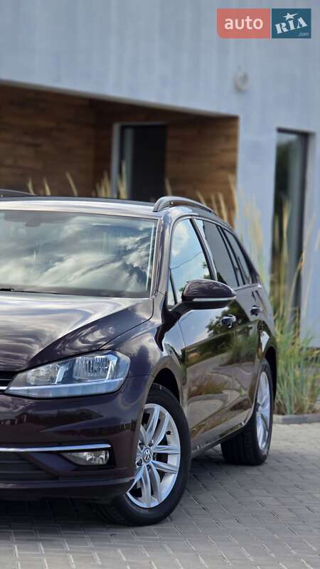 Універсал Volkswagen Golf 2017 в Кропивницькому