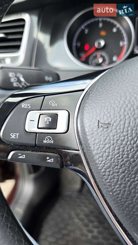 Універсал Volkswagen Golf 2017 в Кропивницькому