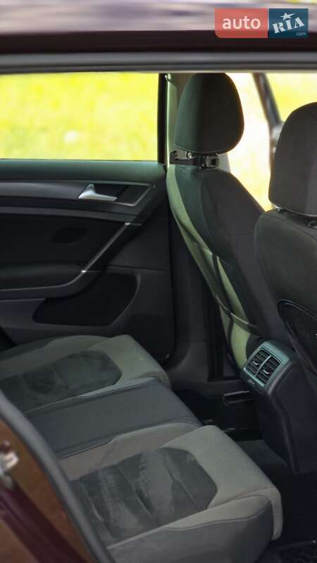 Універсал Volkswagen Golf 2017 в Кропивницькому