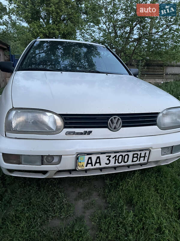 Універсал Volkswagen Golf 1996 в Срібному