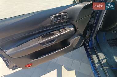 Хетчбек Volkswagen Golf 2001 в 
