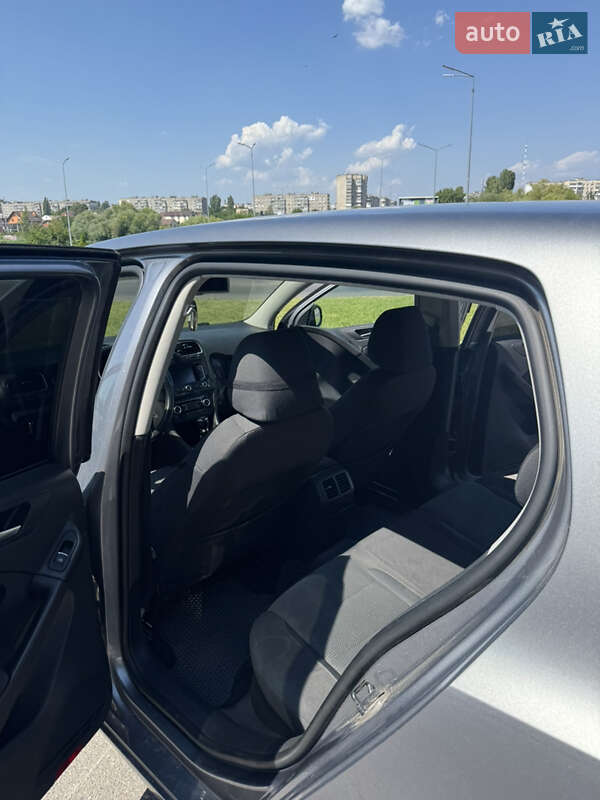 Хэтчбек Volkswagen Golf 2009 в Виннице