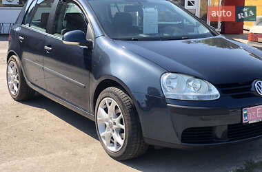 Хетчбек Volkswagen Golf 2006 в Чутовому