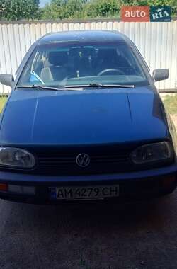 Хэтчбек Volkswagen Golf 1992 в Березному