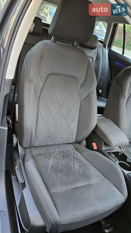 Универсал Volkswagen Golf 2021 в Киеве