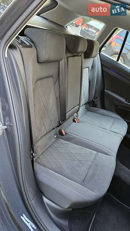 Универсал Volkswagen Golf 2021 в Киеве