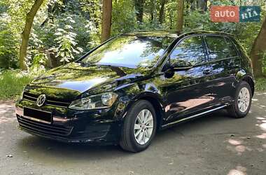 Хэтчбек Volkswagen Golf 2015 в Львове
