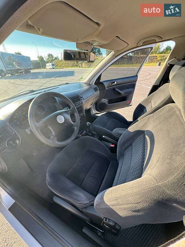 Хэтчбек Volkswagen Golf 2000 в Полтаве