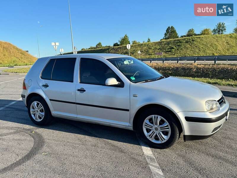 Volkswagen Golf 2000