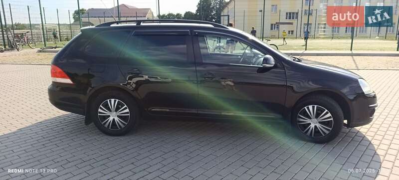 Универсал Volkswagen Golf 2009 в Бучаче