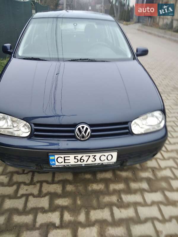 Хетчбек Volkswagen Golf 2000 в Чернівцях