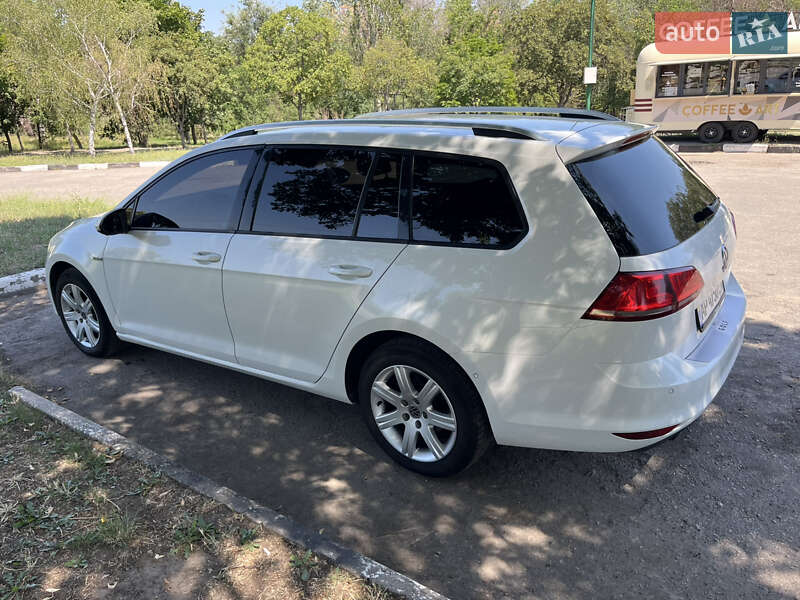 Універсал Volkswagen Golf 2015 в Запоріжжі