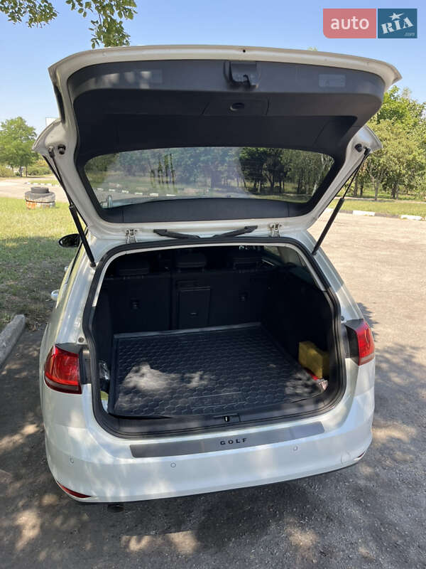 Універсал Volkswagen Golf 2015 в Запоріжжі
