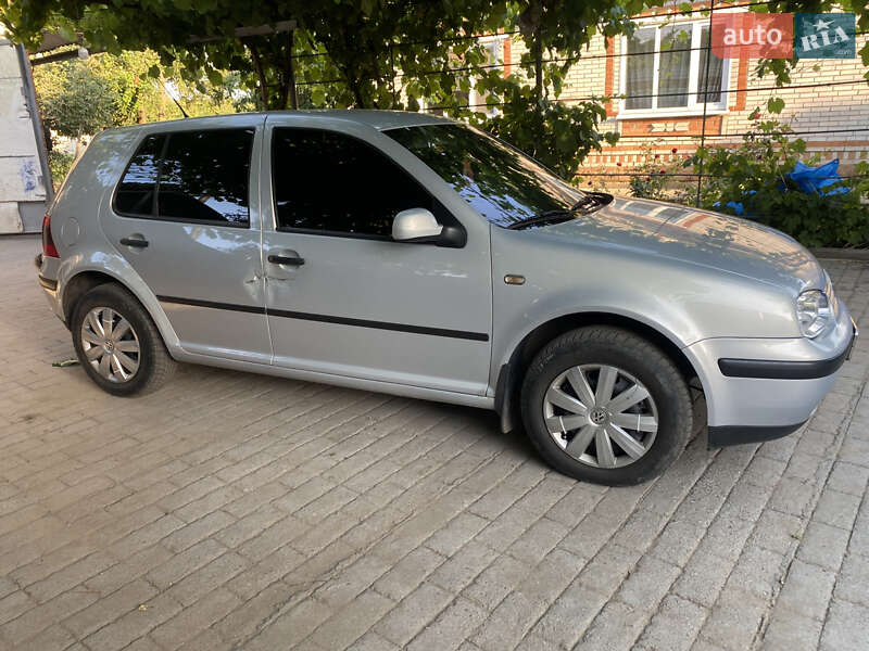 Хетчбек Volkswagen Golf 1999 в Гадячі