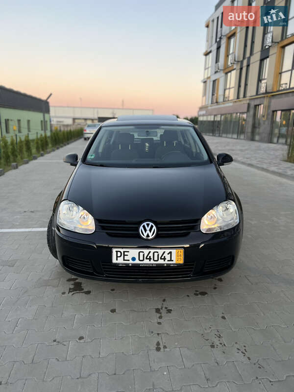 Хэтчбек Volkswagen Golf 2006 в Луцке