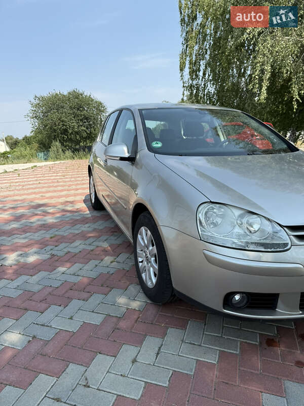 Хетчбек Volkswagen Golf 2005 в Білій Церкві