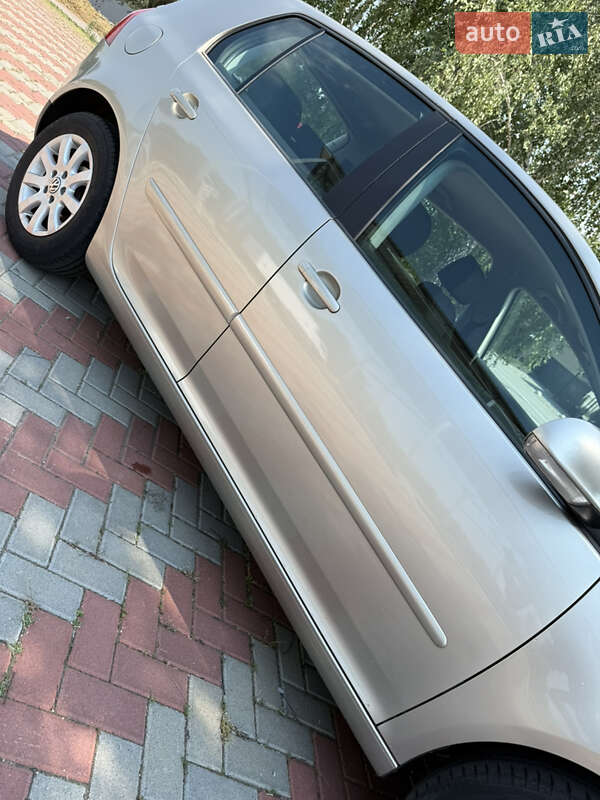 Хетчбек Volkswagen Golf 2005 в Білій Церкві