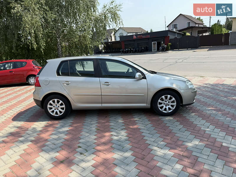 Хетчбек Volkswagen Golf 2005 в Білій Церкві