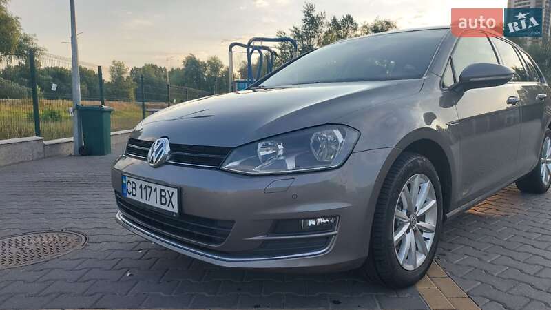 Універсал Volkswagen Golf 2015 в Києві