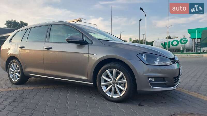 Універсал Volkswagen Golf 2015 в Києві