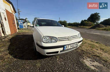 Хетчбек Volkswagen Golf 1998 в Кіцмані