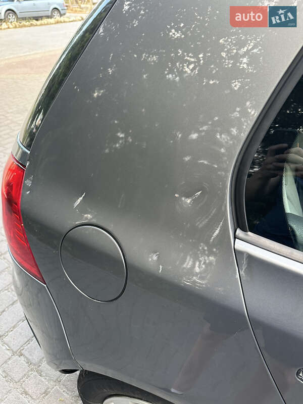 Хэтчбек Volkswagen Golf 2004 в Надворной