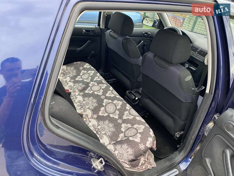 Хэтчбек Volkswagen Golf 2000 в Хотине