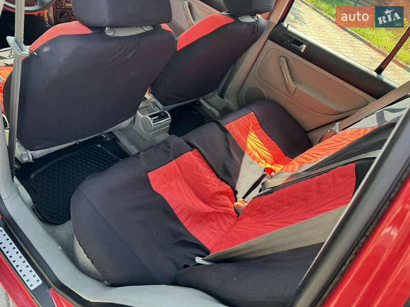 Универсал Volkswagen Golf 2002 в Львове