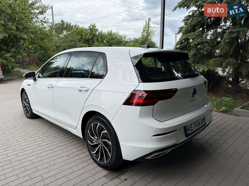 Хетчбек Volkswagen Golf 2022 в Павлограді