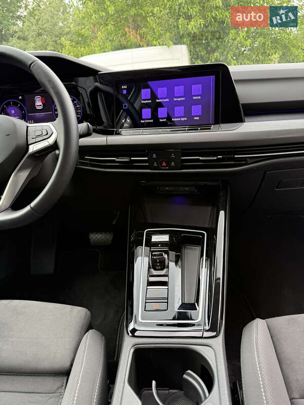 Хетчбек Volkswagen Golf 2022 в Павлограді