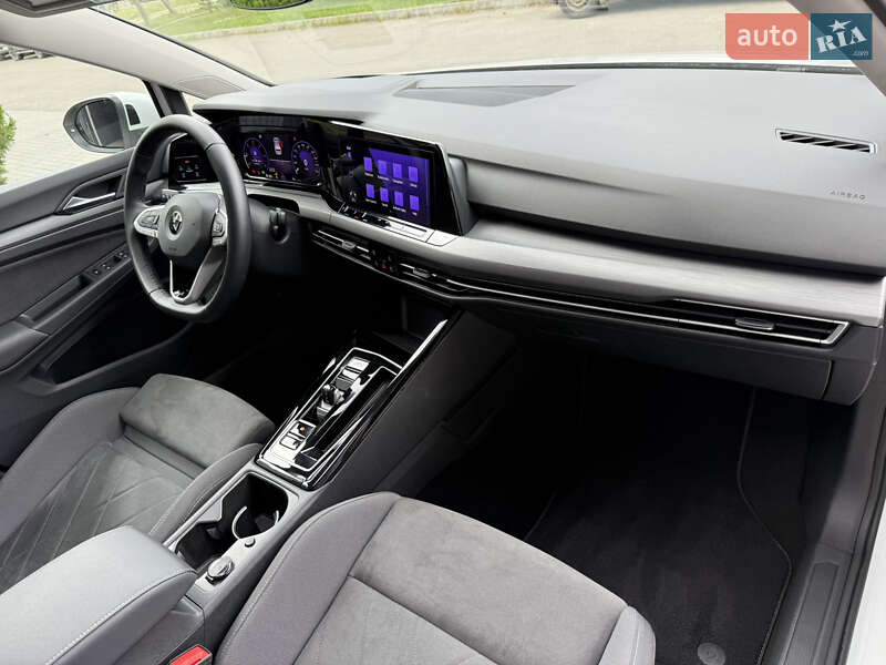 Хетчбек Volkswagen Golf 2022 в Павлограді