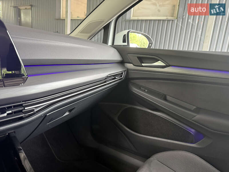 Хетчбек Volkswagen Golf 2022 в Павлограді